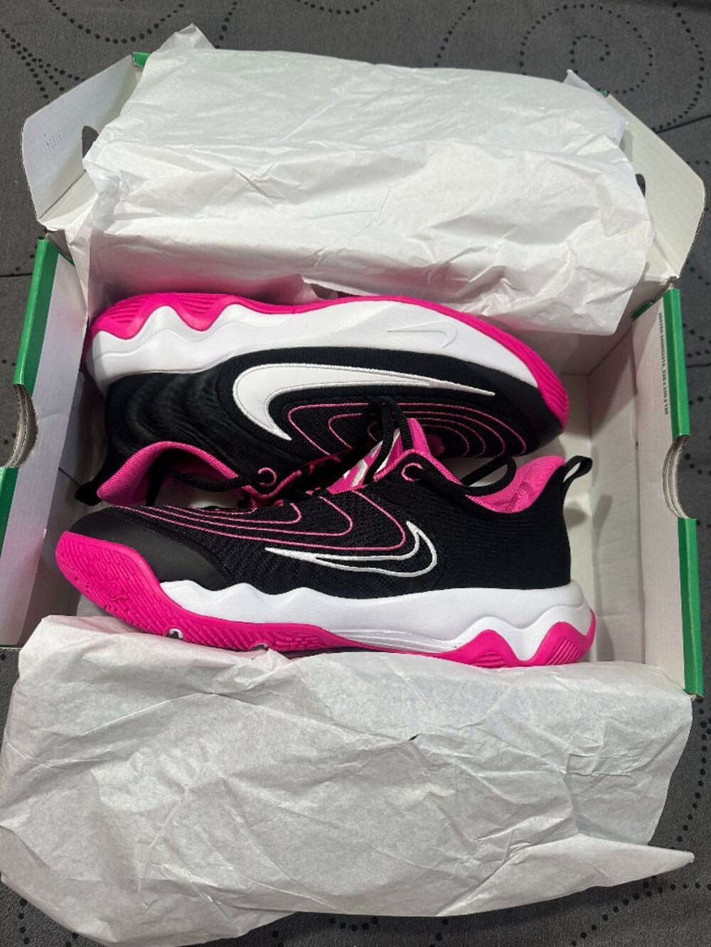 NIKE GIANNIS IMMORTALITY 4 BLACK LASER FUCHSIA & WHITE SHOES SIZE 7 OR Y 6.5 NWB